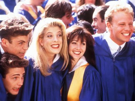 Beverly Hills, 90210 – Eine Teenager-Seifenoper voller Dramatik und glamouröser Partys!